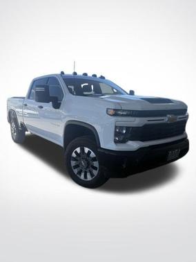 Summit White 2024 Chevrolet Silverado 2500 Custom