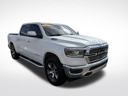 Ivory White Tri-Coat Pearlcoat 2019 RAM 1500 Laramie
