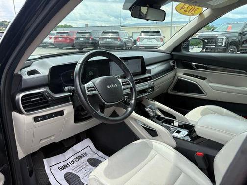 Ebony Black 2024 Kia Telluride S