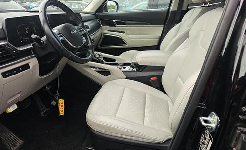 Ebony Black 2024 Kia Telluride S