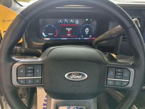 Oxford White 2024 Ford F-250 Lariat