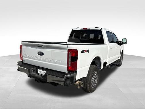 Oxford White 2024 Ford F-250 Lariat