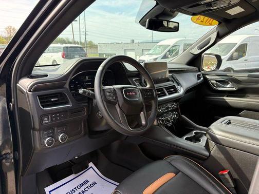 Onyx Black 2024 GMC Yukon 4WD AT4