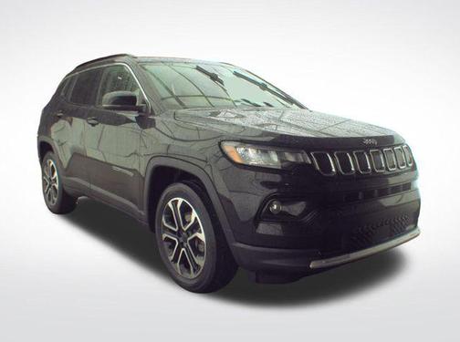 Diamond Black Crystal Pearlcoat 2022 Jeep Compass Limited