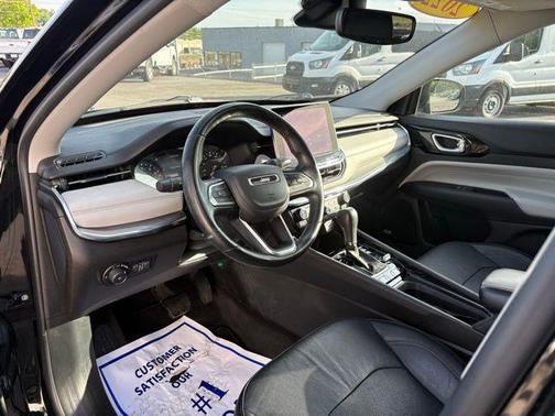 Diamond Black Crystal Pearlcoat 2022 Jeep Compass Limited