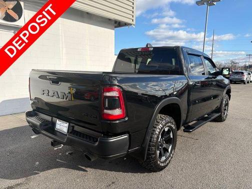 Diamond Black Crystal Pearlcoat 2022 RAM 1500 Rebel