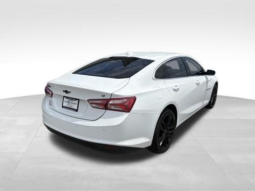 Summit White 2024 Chevrolet Malibu 1LT