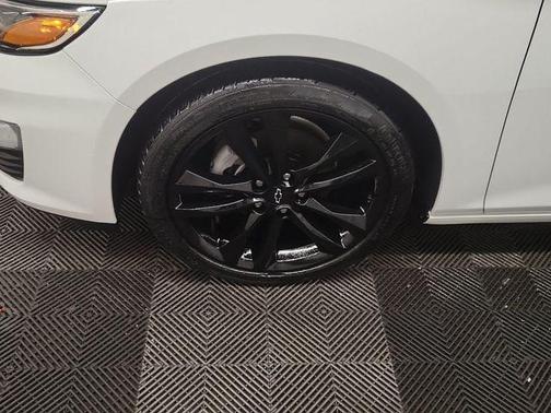Summit White 2024 Chevrolet Malibu 1LT