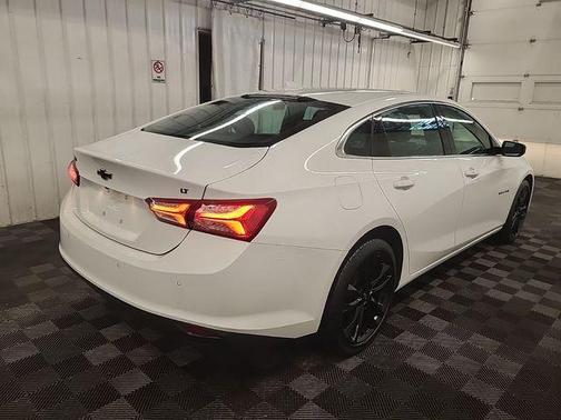 Summit White 2024 Chevrolet Malibu 1LT