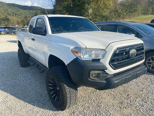 2018 Toyota Tacoma SR