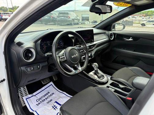 Snow White Pearl 2024 Kia Forte GT-Line