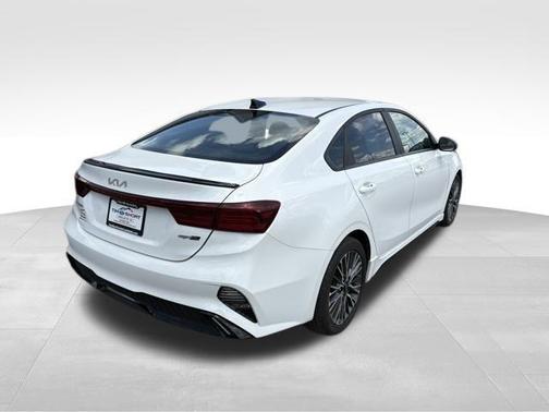Snow White Pearl 2024 Kia Forte GT-Line