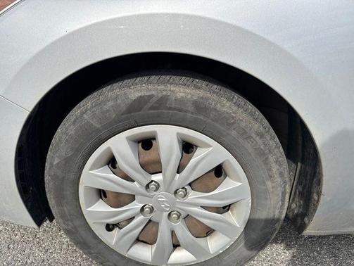 Olympus Silver Metallic 2019 Hyundai Accent SE