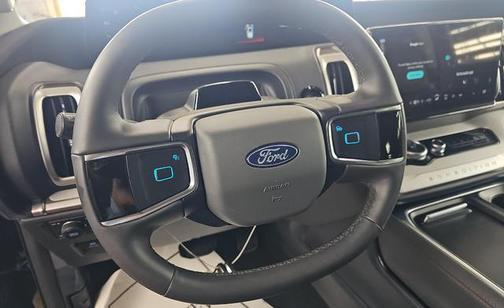 Black Metallic 2025 Ford Expedition Active