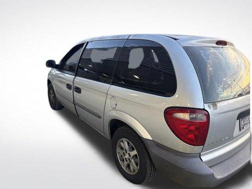 Bright Silver Metallic Clearcoat 2002 Dodge Caravan eC