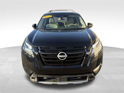 2024 Nissan Pathfinder SL FWD