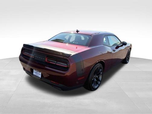 Octane Red Pearlcoat 2022 Dodge Challenger R/T Scat Pack