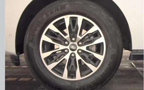 Oxford White 2025 Ford Expedition Platinum