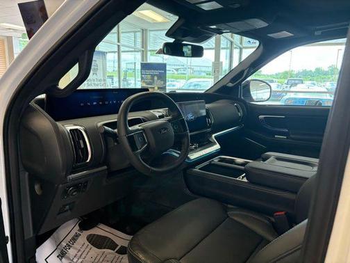 Oxford White 2026 Ford Expedition Platinum