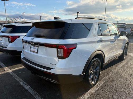 2026 Ford Explorer Active w/200A Pkg