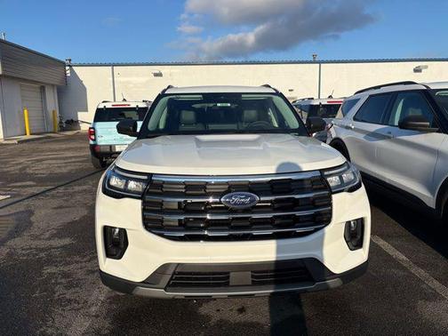 2026 Ford Explorer Active w/200A Pkg