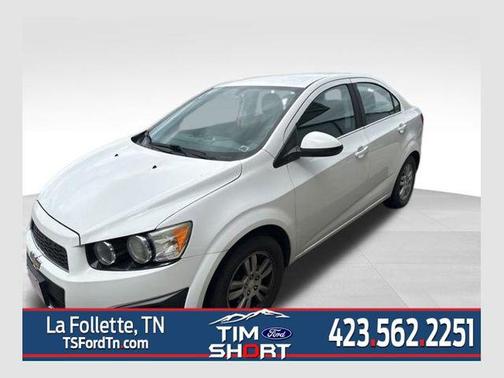 Summit White 2015 Chevrolet Sonic LT
