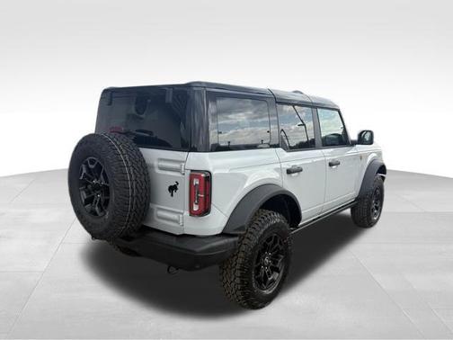 Avalanche Gray 2026 Ford Bronco Badlands
