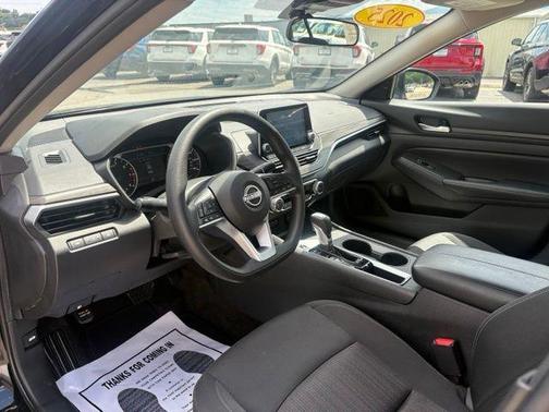 Super Black 2025 Nissan Altima 2.5 SV