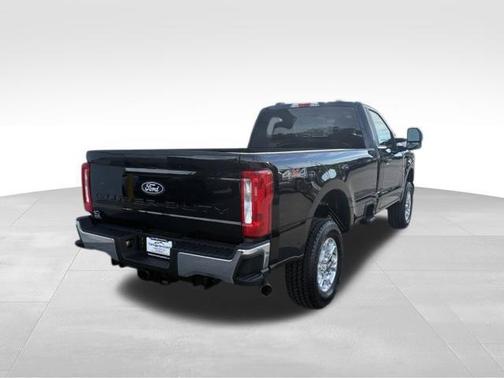 Agate Black Metallic 2027 Ford F-250 XLT