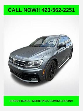 Platinum Gray Metallic 2020 Volkswagen Tiguan 2.0T SE R-Line Black
