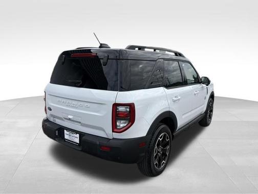 Oxford White 2025 Ford Bronco Sport Outer Banks