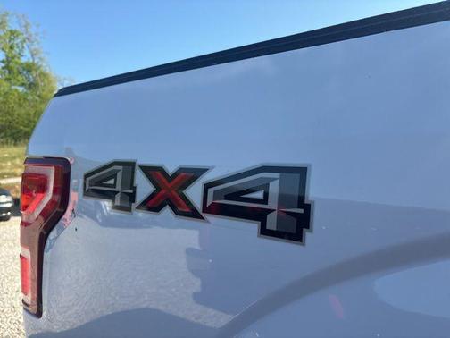 Oxford White 2019 Ford F-150 XLT