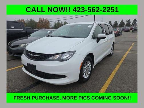 2023 Chrysler Voyager LX