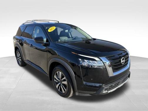 2022 Nissan Pathfinder SL 4WD