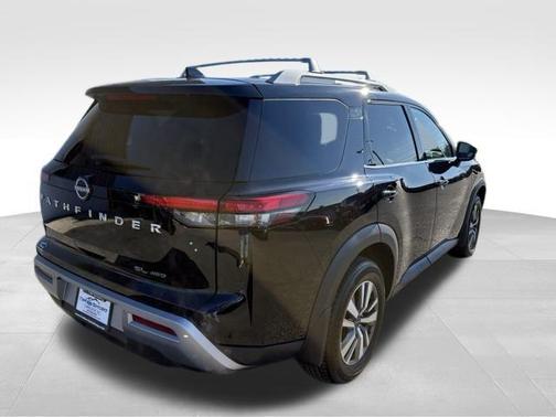 2022 Nissan Pathfinder SL 4WD
