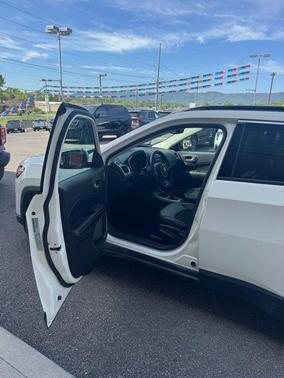 White Clearcoat 2021 Jeep Compass Latitude