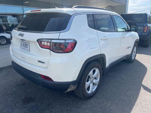 White Clearcoat 2021 Jeep Compass Latitude