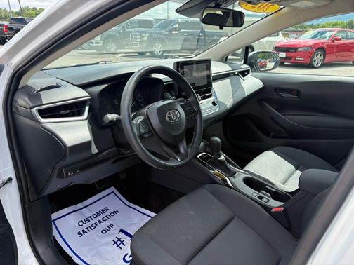 Ice Cap 2024 Toyota Corolla LE