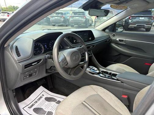 Shimmering Silver Pearl 2020 Hyundai SONATA SE