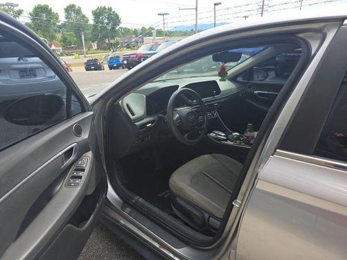 Shimmering Silver Pearl 2020 Hyundai SONATA SE