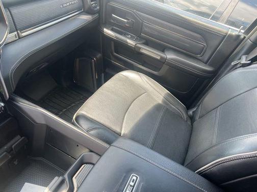 Granite Crystal Metallic Clearcoat 2019 RAM 2500 Limited Crew Cab 4x4 6'4' Box