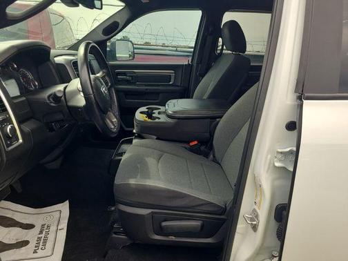 Bright White Clearcoat 2022 RAM 1500 Classic SLT