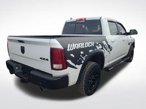 Bright White Clearcoat 2022 RAM 1500 Classic SLT