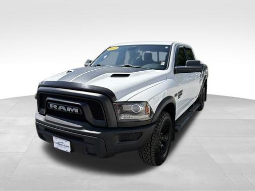 Bright White Clearcoat 2022 RAM 1500 Classic SLT
