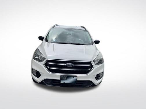 White Platinum Clearcoat Metallic 2017 Ford Escape SE
