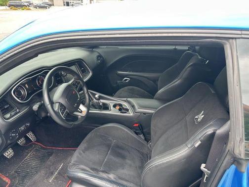 B5 Blue Pearlcoat 2016 Dodge Challenger R/T Scat Pack