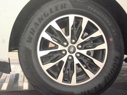 Oxford White 2025 Ford Expedition Max Platinum