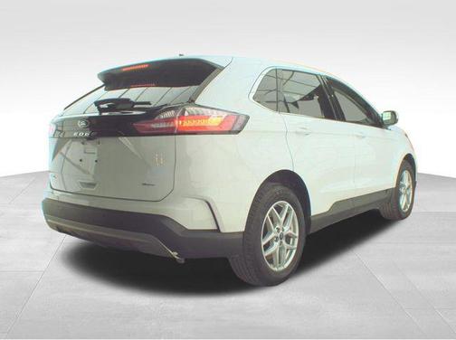 Oxford White 2022 Ford Edge SEL