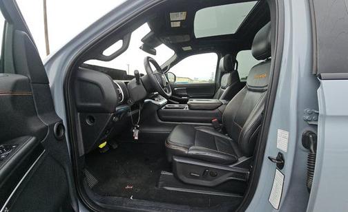 Glacier Gray Metallic TriCoat 2025 Ford Expedition Tremor