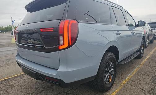 Glacier Gray Metallic TriCoat 2025 Ford Expedition Tremor